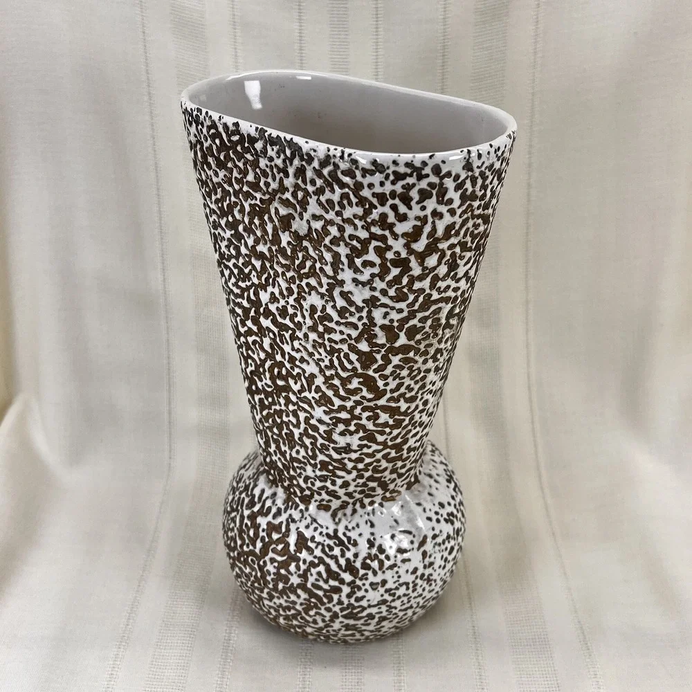 Shawnee Vintage Pottery Vase‎ MCM White Gold 10